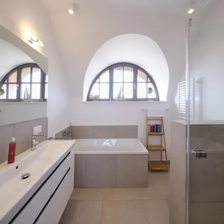 Ferienhaus Reetland Am Premium Reetdachvilla Mit 3 Schlafzimmern, Sauna Und Kamin H13