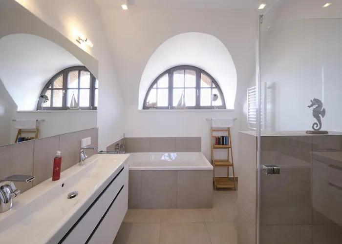 펜션 Reetland Am Premium Reetdachvilla Mit 3 Schlafzimmern, Sauna Und Kamin H13